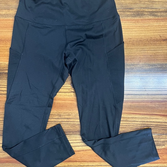Black High-Waisted Leggings - Picture 1 of 3